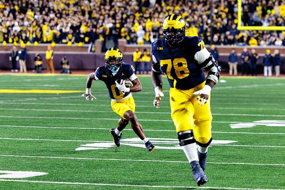 Semaj Morgan (0) and Myles Hinton (78)