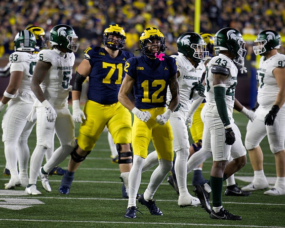 Evan Link (71) and Kendrick Bell (12)