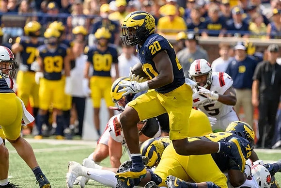 Kalel Mullings (20) and Myles Hinton (78)