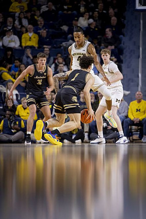 Nimari Burnett (4) and Sam Walters (24)