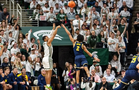 Kobe Bufkin (2) and Jace Howard (25)