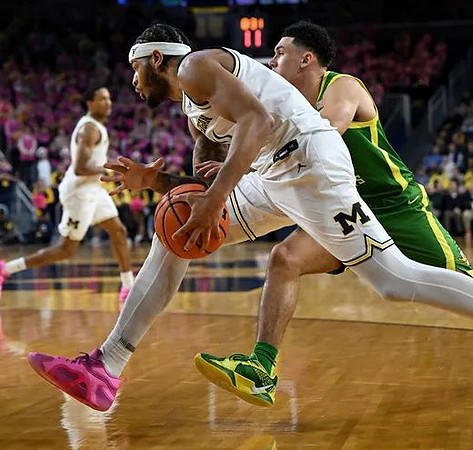 Nimari Burnett (4) and Roddy Gayle Jr. (11)