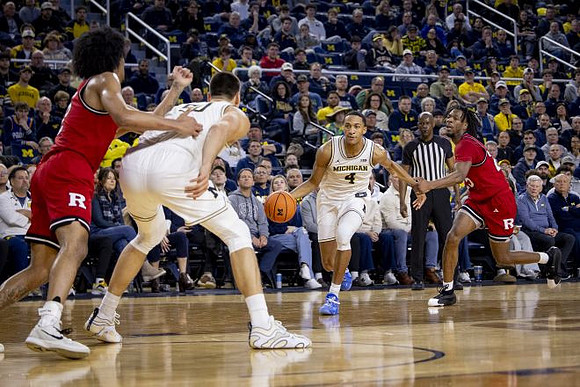 Vladislav Goldin (50) and Nimari Burnett (4)