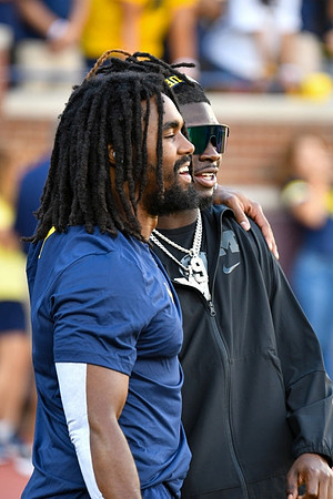 Donovan Edwards (7) and Rod Moore (9)