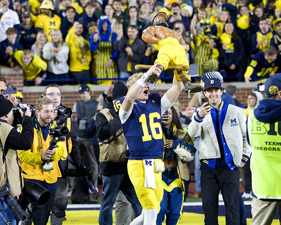 Davis Warren (16) and Paul Bunyan Trophy