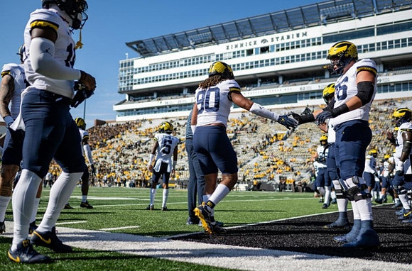 DJ Turner (5) and Mike Morris (90)