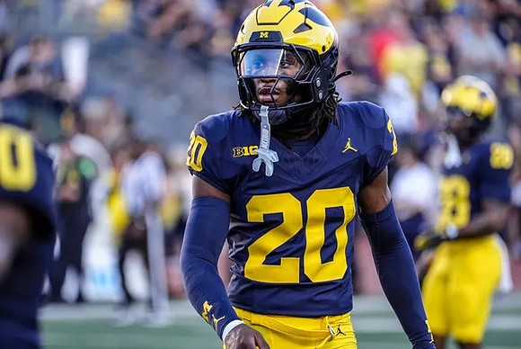 Jyaire Hill (20)