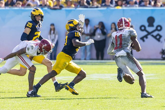 Mason Curtis (25) and Zeke Berry (10)