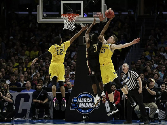 Muhammad-Ali Abdur-Rahkman (12) and Moritz Wagner (13)