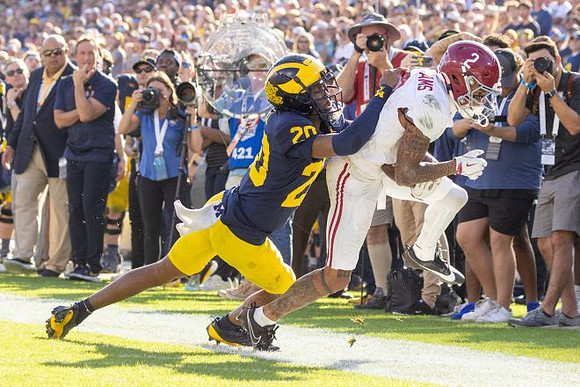Jyaire Hill (20)