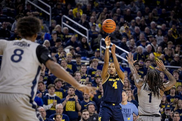 Nimari Burnett (4)
