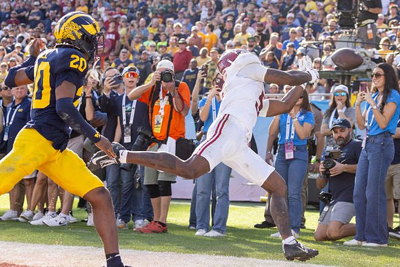 Jyaire Hill (20)