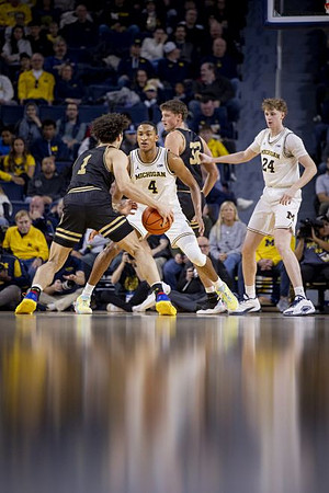 Nimari Burnett (4) and Sam Walters (24)