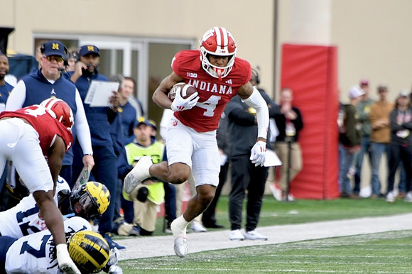 Makari Paige (7) and Aamir Hall (12)