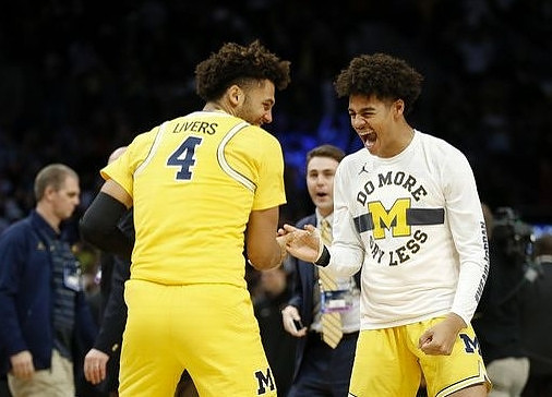 Isaiah Livers (4) and Jordan Poole (2)