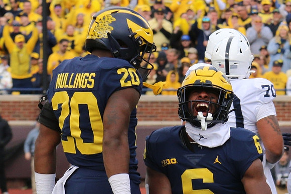Kalel Mullings (20) and R.J. Moten (6)