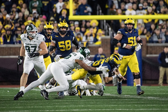 Giovanni El-Hadi (58), Davis Warren (16), and Greg Crippen (51)