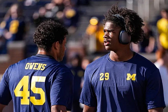 Eli Owens (45) and Chase Taylor (29)