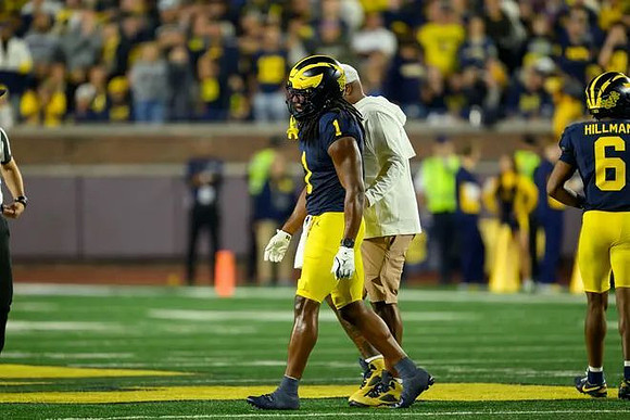 Jaishawn Barham (1) and Brandyn Hillman (6)