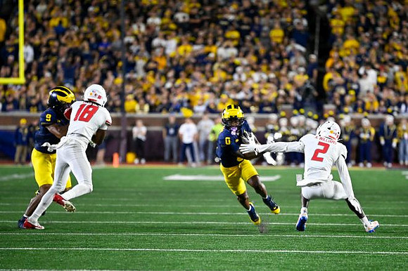 Channing Goodwin (9) and Semaj Morgan (0)