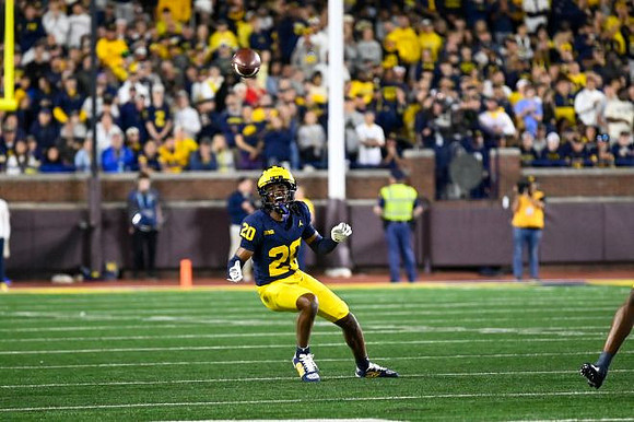 Jyaire Hill (20)