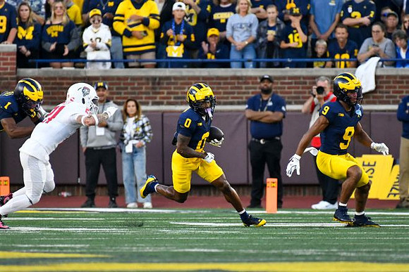 Semaj Morgan (0) and Channing Goodwin (9)
