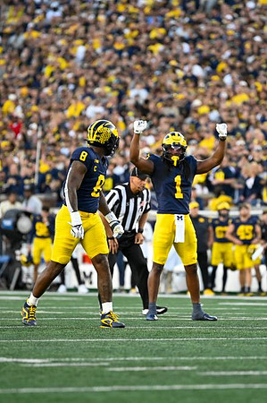 Derrick Moore (8) and Jaishawn Barham (1)