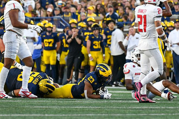 Giovanni El-Hadi (58) and Jordan Marshall (23)