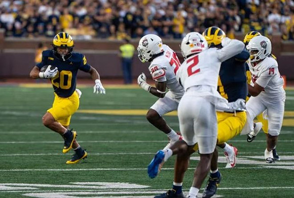 Jyaire Hill (20) and Jaishawn Barham (1)