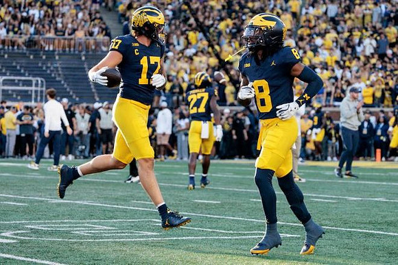 Marlin Klein (17), I'Marion Stewart (8), and Jayden Sanders (27)