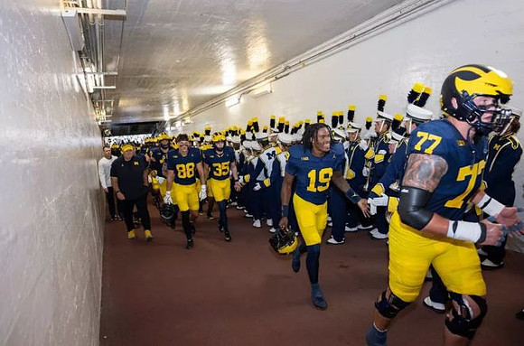 Bryce Underwood (19), Michigan Team, and Michigan Band