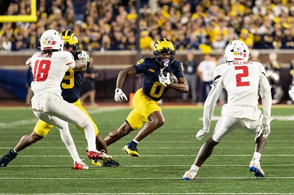 Channing Goodwin (9) and Semaj Morgan (0)