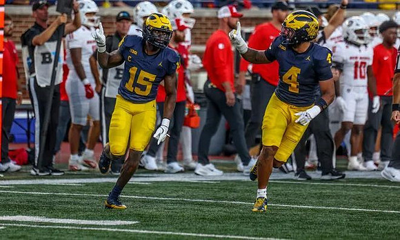Ernest Hausmann (15) and TJ Guy (4)