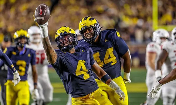 Jaden Mangham (3), TJ Guy (4), and Damon Payne (44)