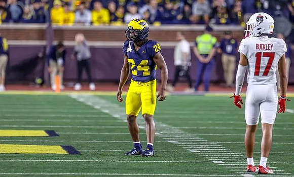 Tevis Metcalf (24)