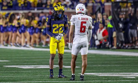 Elijah Dotson (22)