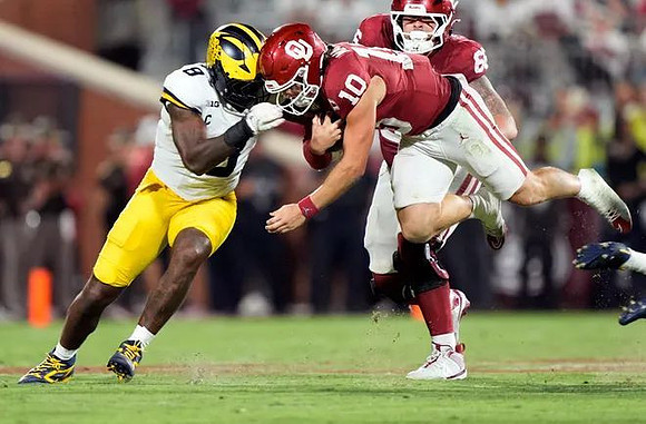Derrick Moore (8)