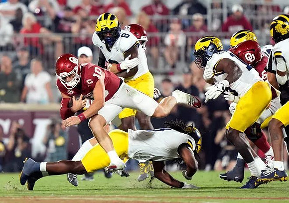 Derrick Moore (8)