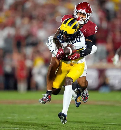 Jyaire Hill (20)