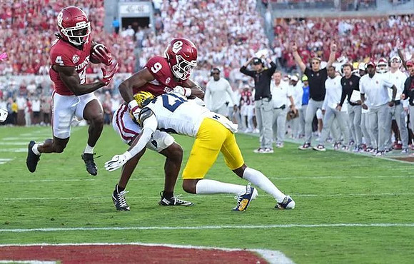 Jyaire Hill (20)