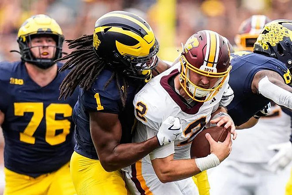 Manuel Beigel (76), Jaishawn Barham (1), and Derrick Moore (8)