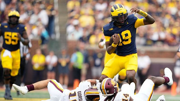 Nathan Efobi (55) and Bryce Underwood (19)