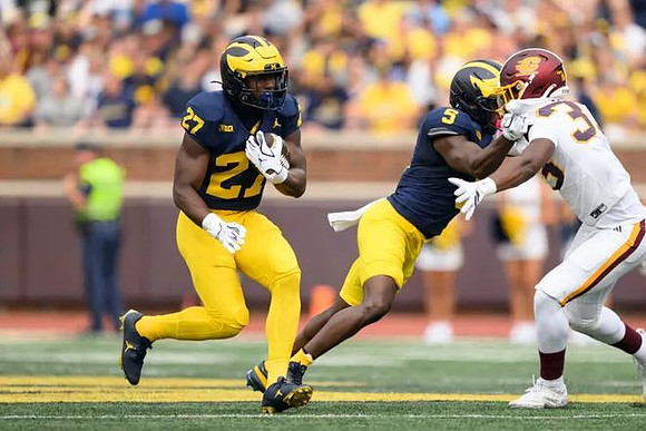Jasper Parker (27) and Anthony Simpson (5)