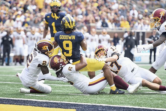 Donaven McCulley (1) and Channing Goodwin (9)