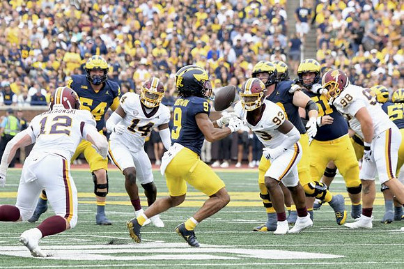 Andrew Sprague (54), I'Marion Stewart (8), and Greg Crippen (51)