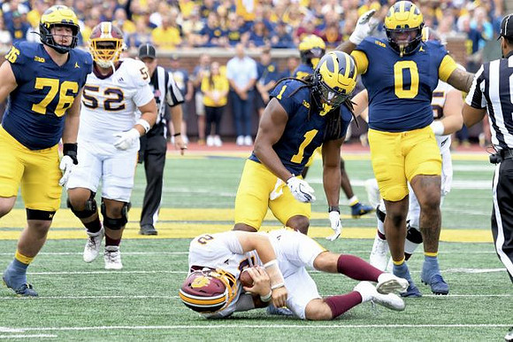 Manuel Beigel (76), Jaishawn Barham (1), and Tré Williams (0)