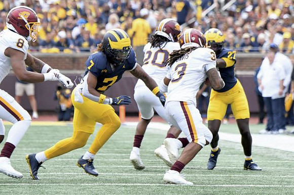 TJ Metcalf (7) and Jayden Sanders (27)