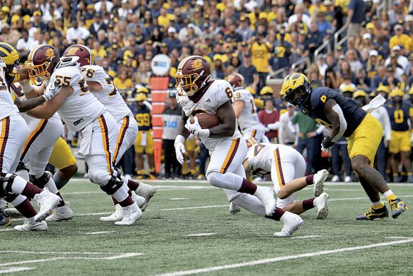 Derrick Moore (8)