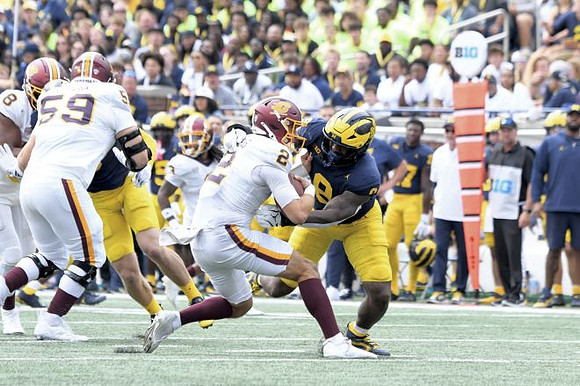 Derrick Moore (8)