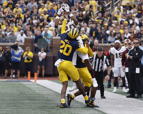 Jyaire Hill (20)